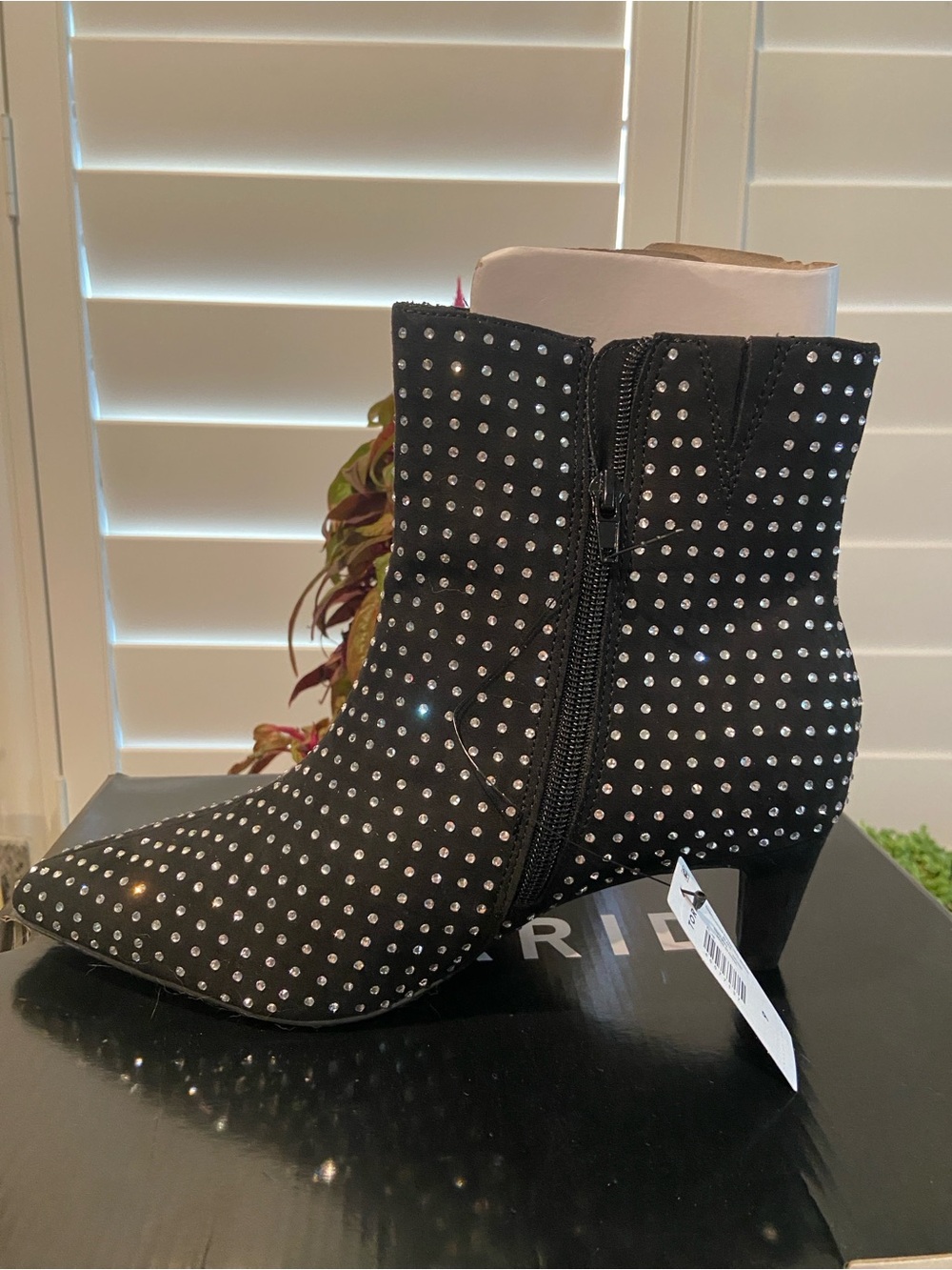 Torrid Crystal Embellished Kitten Heel Booties Sz 9